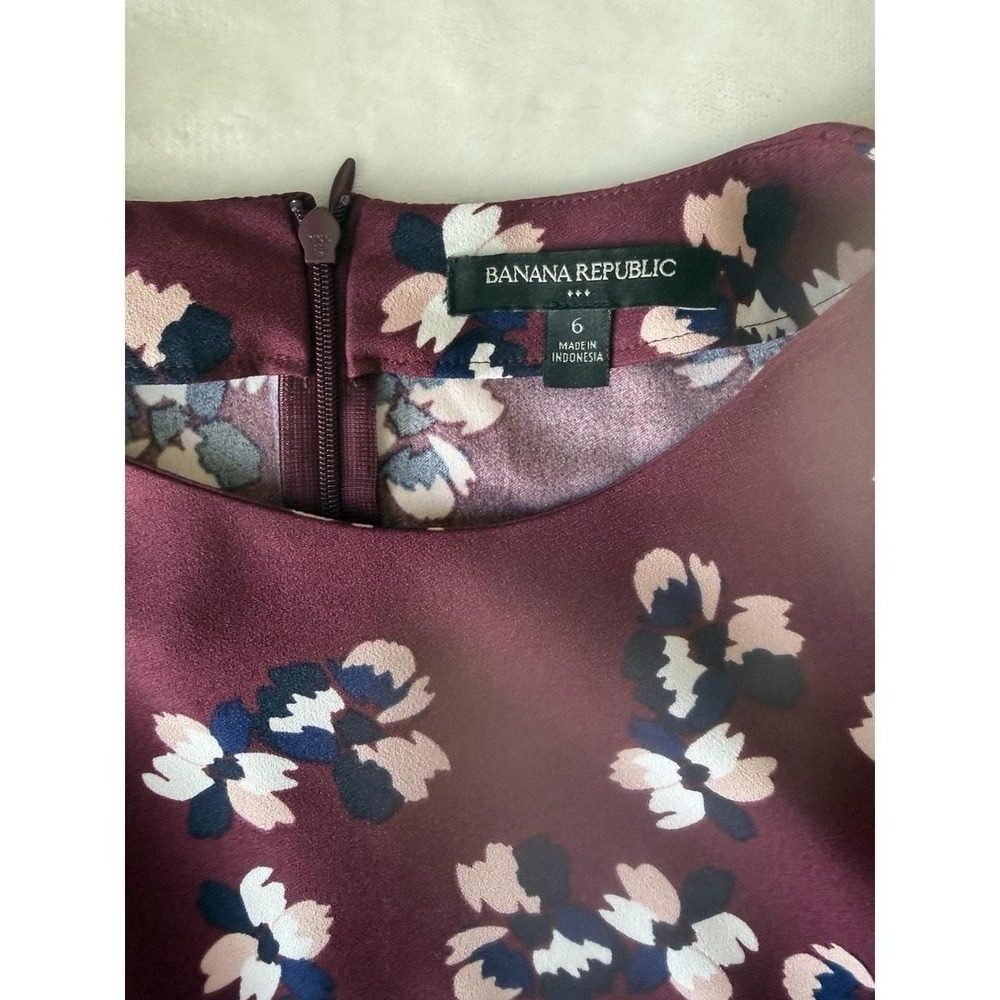 Banana Republic Burgundy Floral Long Sleeve Knee Length Shift Dress - Picture 3 of 8